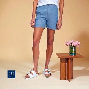 GAP, High Rise 4" Khaki Girlfriend Shorts, Size 14, Blue Chambray